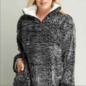 Fantastic Fawn Black Sherpa Pullover Sweater M